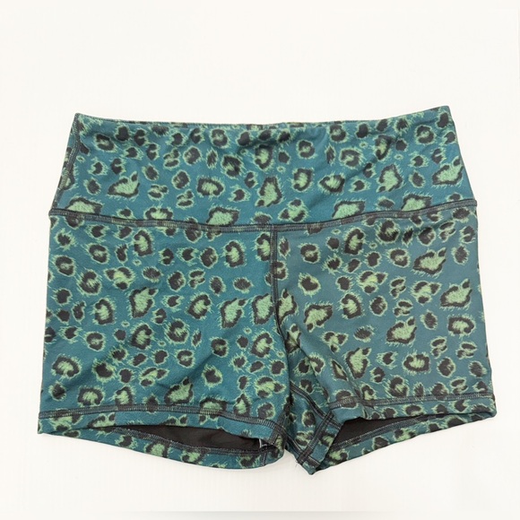 Fleo Pants - FLEO Green Leopard Shorts | Performance Gym Yoga Running